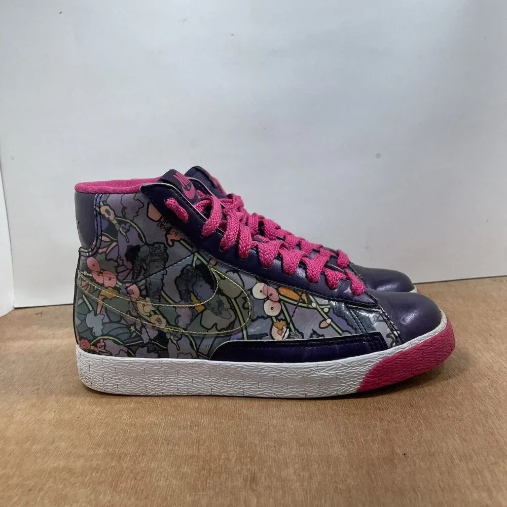 Nike SB Blazer Women Size 7 Pink Floral Sneakers Pink Flash Sz 317808-561